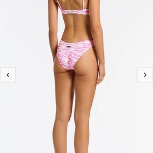 TRIANGL Bottom Normal L